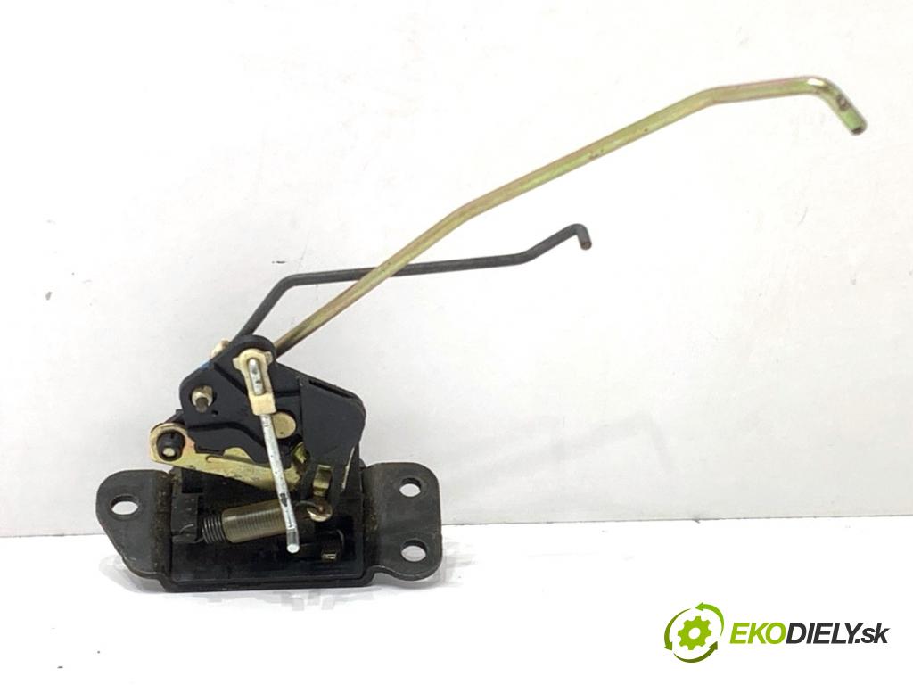 HYUNDAI TUCSON SUV 2006 104 kW 2.0 1975 zámok dverí zad