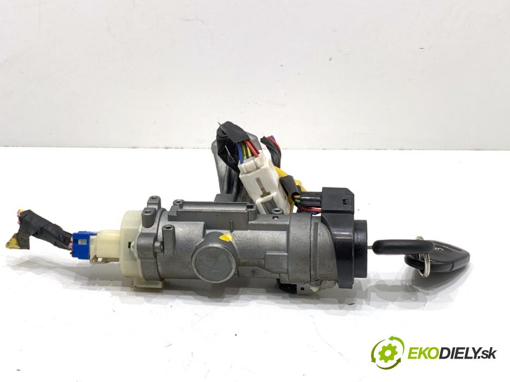 HYUNDAI TUCSON SUV 2006 104 kW 2.0 1975 spinačka  (Spínacia skrinka)