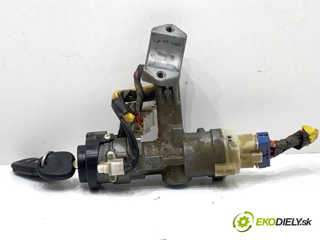 HYUNDAI TUCSON SUV 2006 104 kW 2.0 1975 spinačka  (Spínacia skrinka)