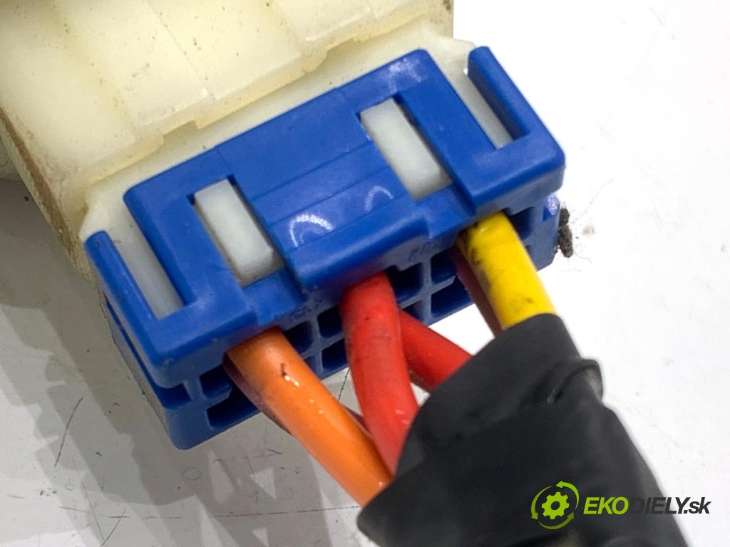 HYUNDAI TUCSON SUV 2006 104 kW 2.0 1975 spinačka  (Spínacia skrinka)