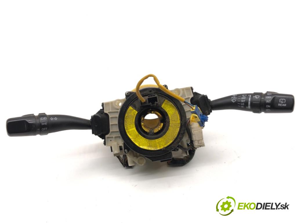 HYUNDAI TUCSON SUV 2006 104 kW 2.0 1975 Prepínač kombinovaný  (Prepínacie páčky pod volantom)