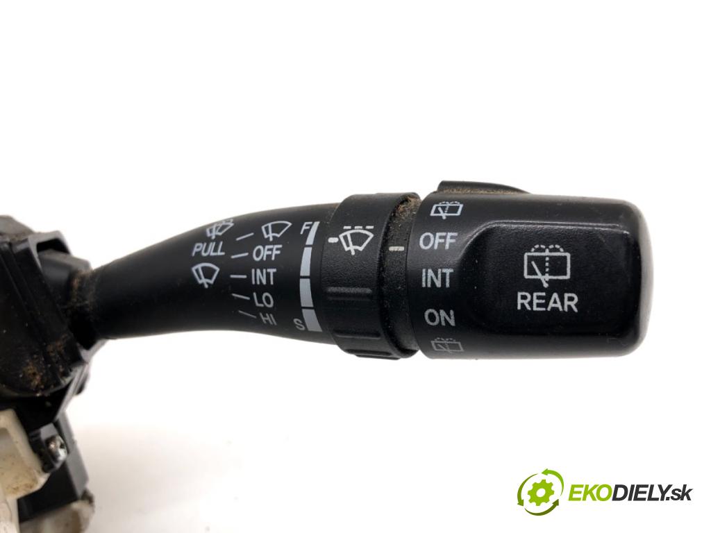 HYUNDAI TUCSON SUV 2006 104 kW 2.0 1975 Prepínač kombinovaný  (Prepínacie páčky pod volantom)