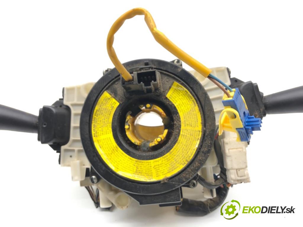 HYUNDAI TUCSON SUV 2006 104 kW 2.0 1975 Prepínač kombinovaný  (Prepínacie páčky pod volantom)