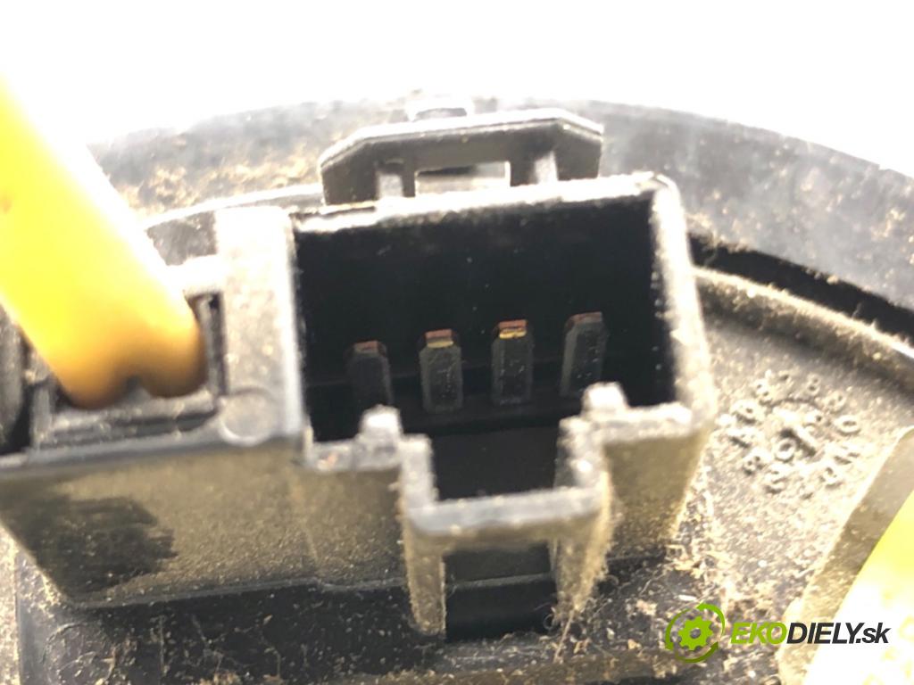 HYUNDAI TUCSON SUV 2006 104 kW 2.0 1975 Prepínač kombinovaný  (Prepínacie páčky pod volantom)