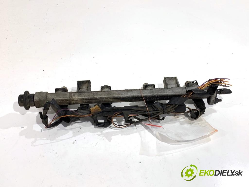 HYUNDAI TUCSON SUV 2006 104 kW 2.0 1975 Lišta vstrekovacia 9260930013 (Vstrekovacia lišta)