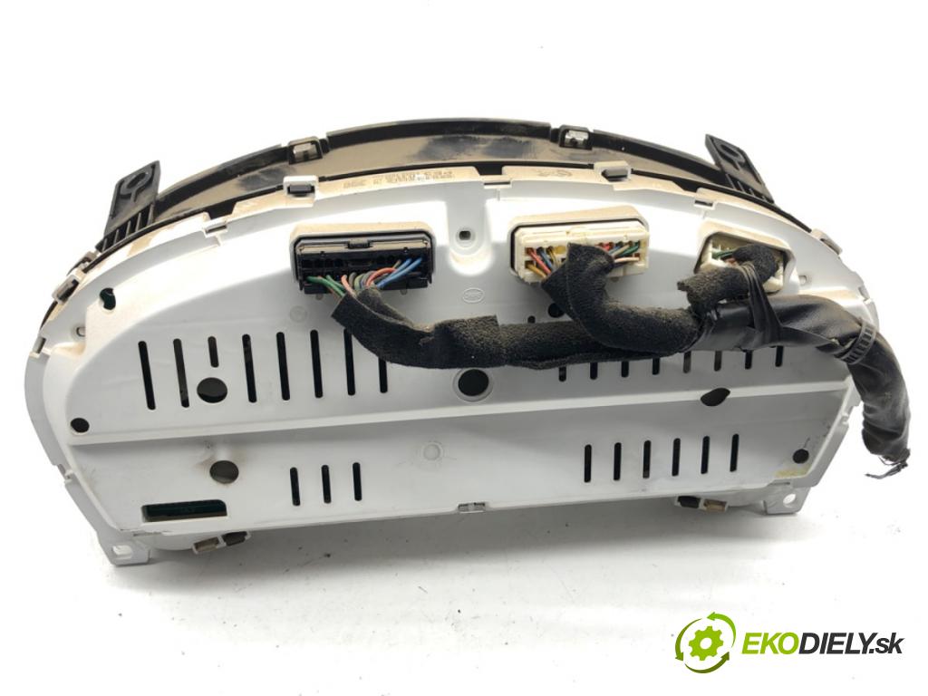 HYUNDAI TUCSON SUV 2006 104 kW 2.0 1975 Prístrojovka 94003-2E511 (Prístrojová doska)