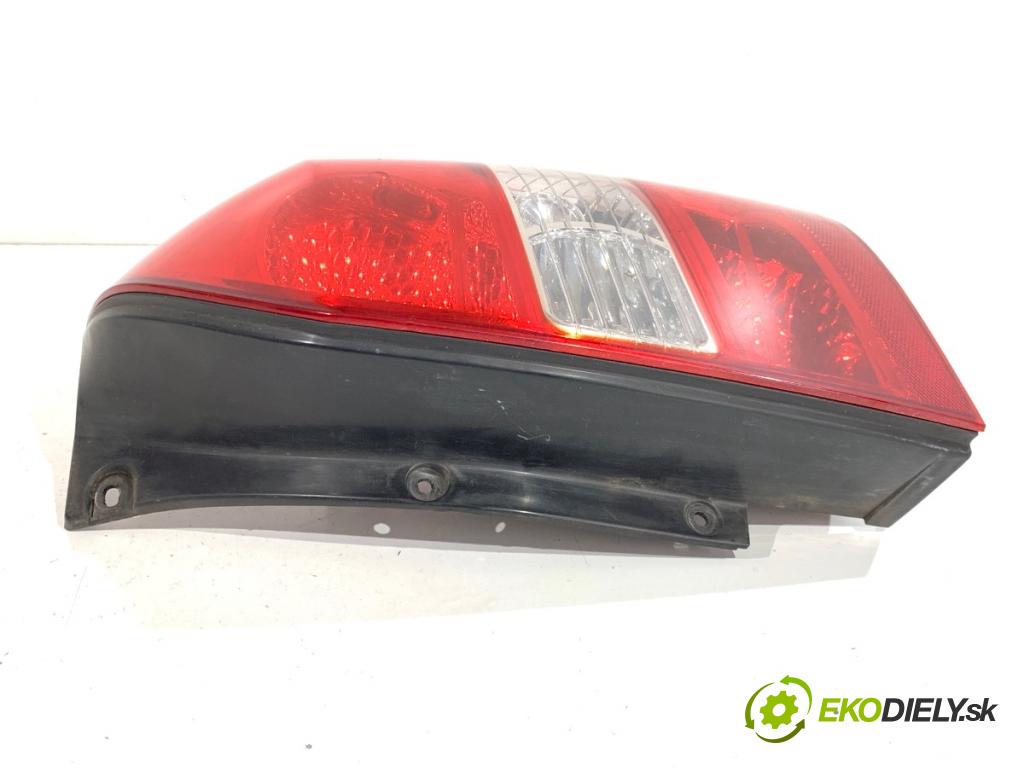 HYUNDAI TUCSON SUV 2006 104 kW 2.0 1975 Svetlo pravy zad 92401-2E0