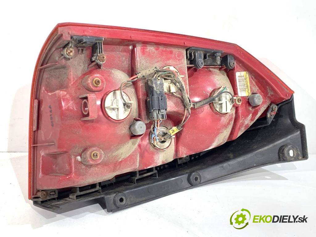 HYUNDAI TUCSON SUV 2006 104 kW 2.0 1975 Svetlo pravy zad 92401-2E0