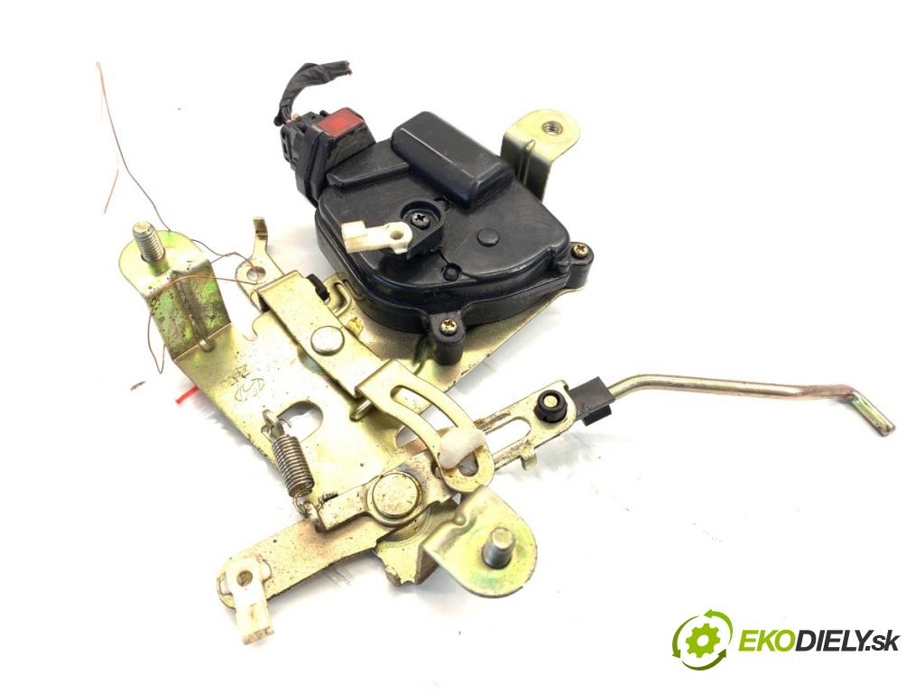 HYUNDAI TUCSON SUV 2006 104 kW 2.0 1975 zámok dveří zadní část