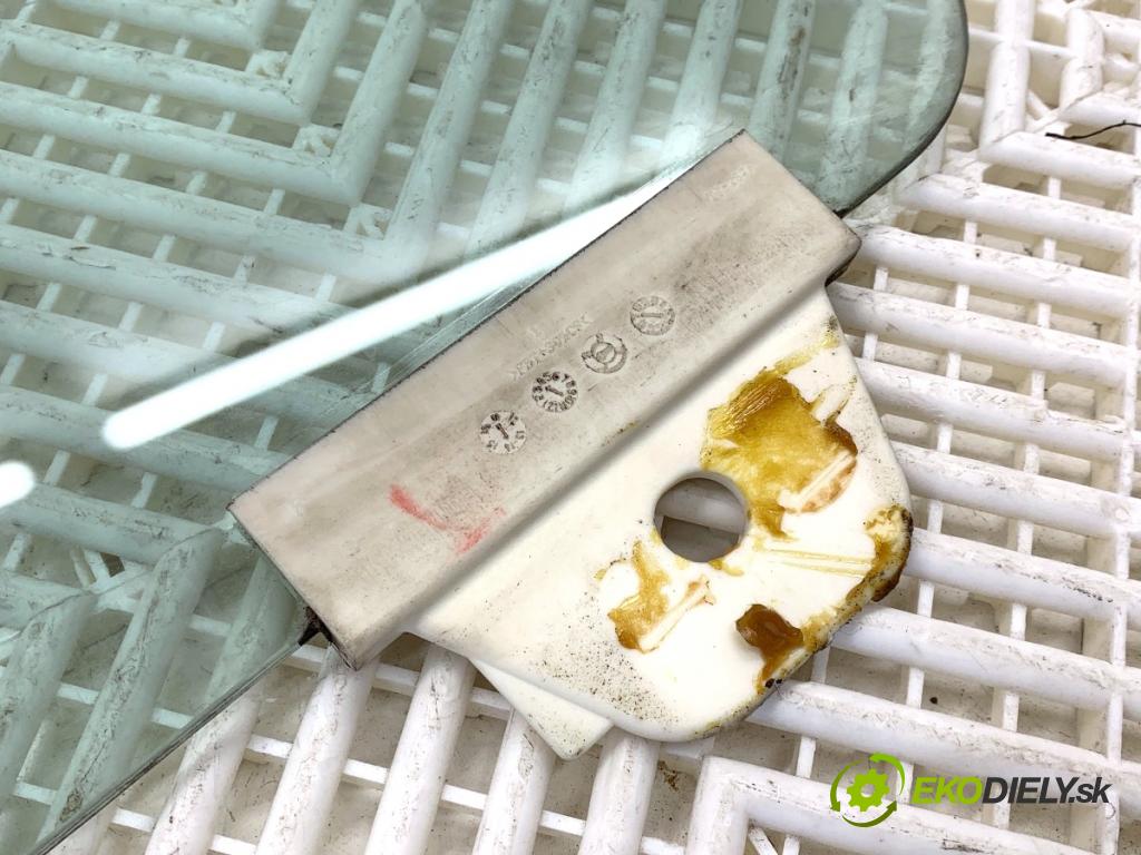 JEEP GRAND CHEROKEE WK SUV 2014 184 kW 3.0 CRD V6 4x4 2987 Okno pravy predný DVOJNÁSOBNÝ: