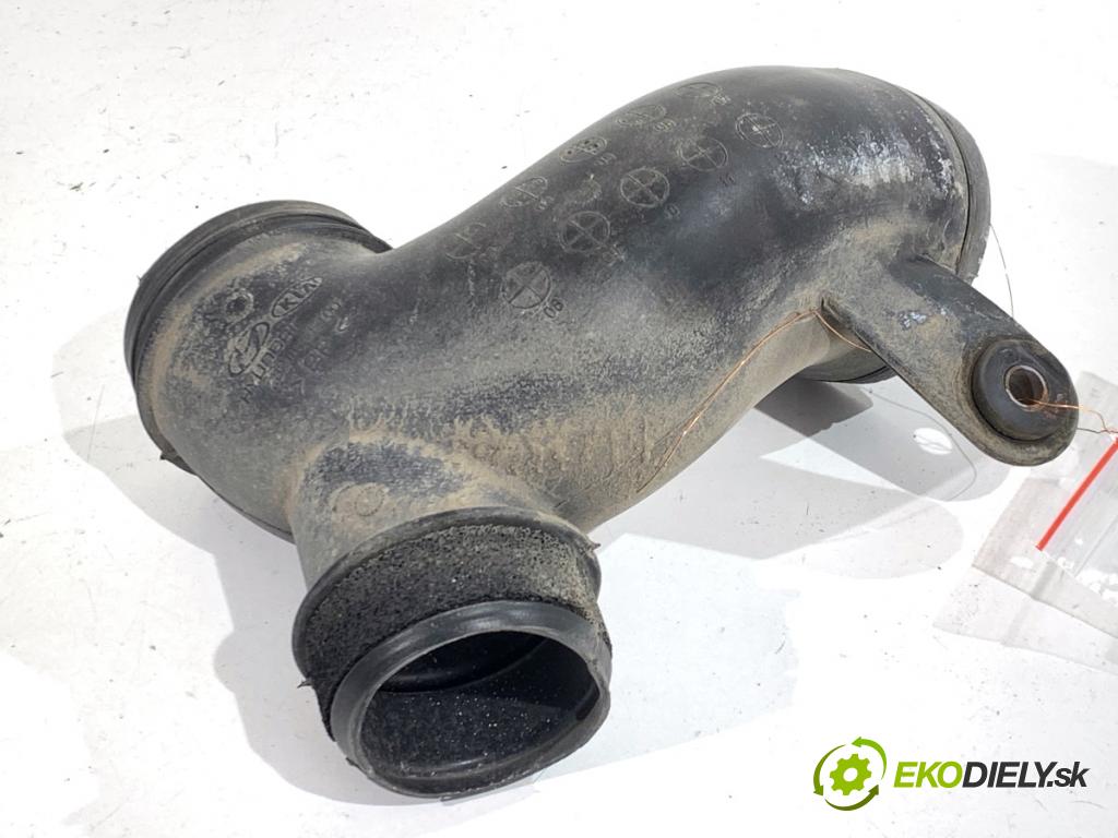 HYUNDAI TUCSON SUV 2006 104 kW 2.0 1975 Rúra vzduchu 28211-2E100