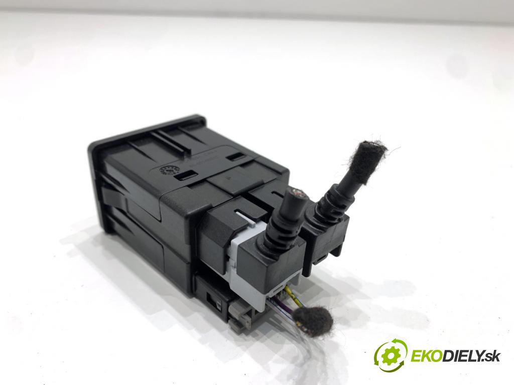 FORD FOCUS IV Kombi 2018 110 kW 2.0 EcoBlue 1995 HNÍZDO: USB HS7T-14F014-AD