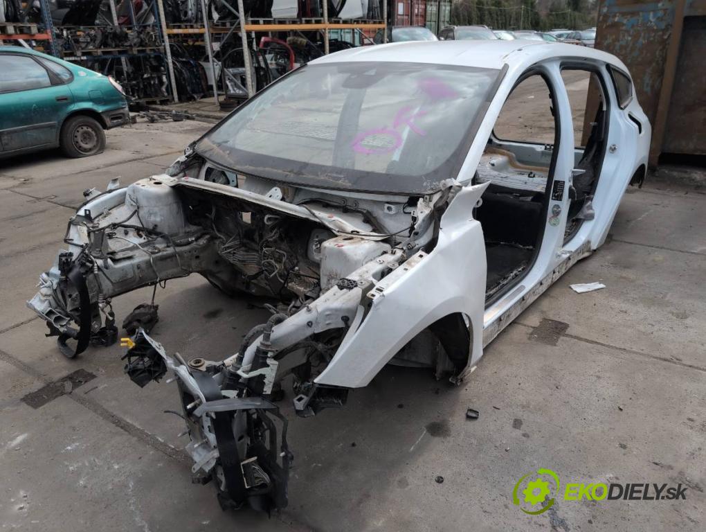 FORD FOCUS IV Kombi 2018 110 kW 2.0 EcoBlue 1995 karoséria ČTVRŤÁK: Blatník prah strecha PODŁUŻNICA