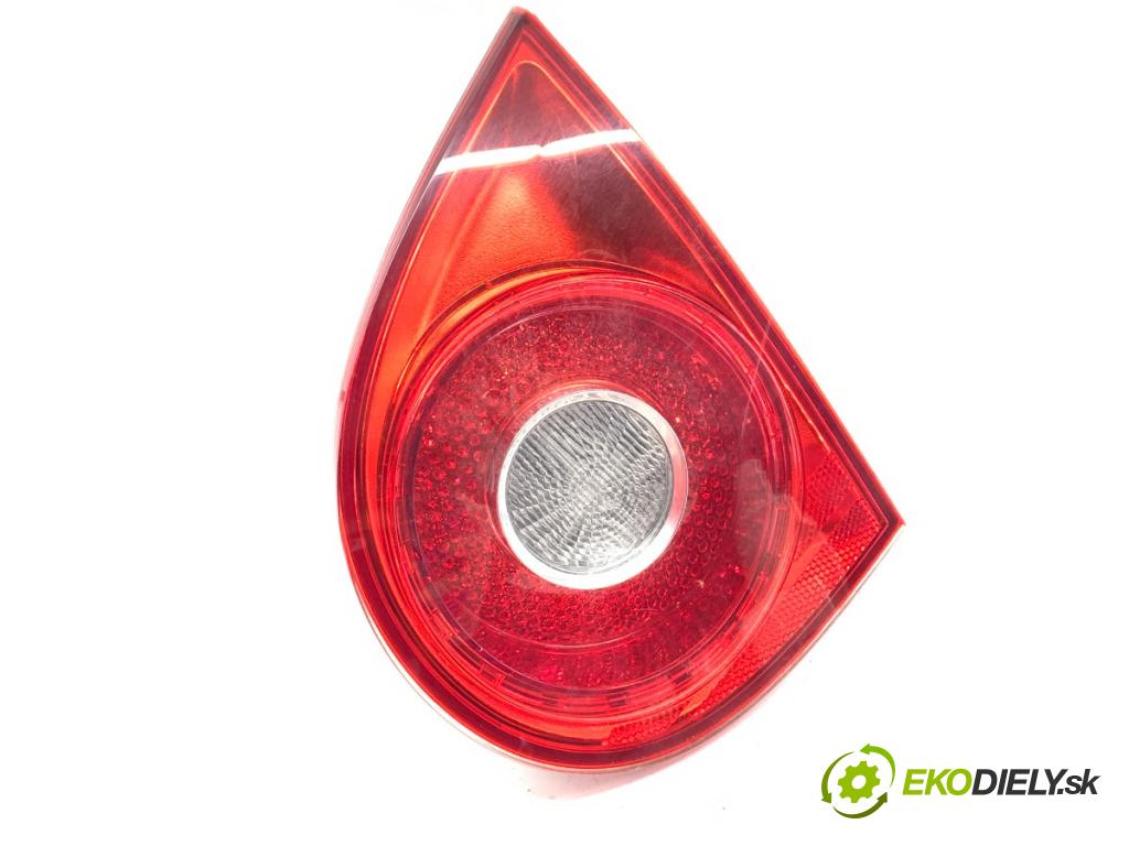 VW GOLF V liftback 2008 103 kW 1.4 TSI 1390 světlo zadní část pravá vnitřní 1K6945094G (Klika dveří ostatní)