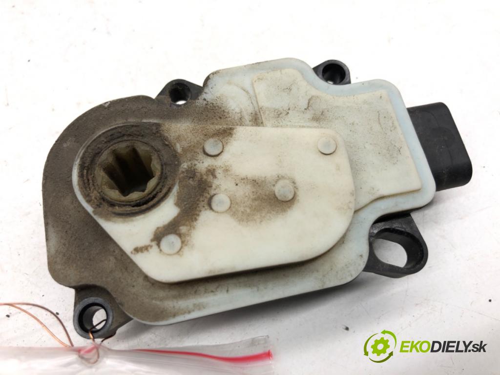 MAZDA CX-9 SUV 2016 184 kW 2.5 T AWD 2488 Motorček rolety ŽALÚZIE: BJD6-50RA0