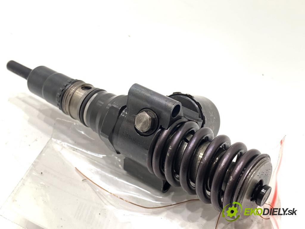 VW GOLF V liftback 2003 103 kW 2.0 TDI 1968 vstříkovač 03G130073B (Vstřikovač paliva)