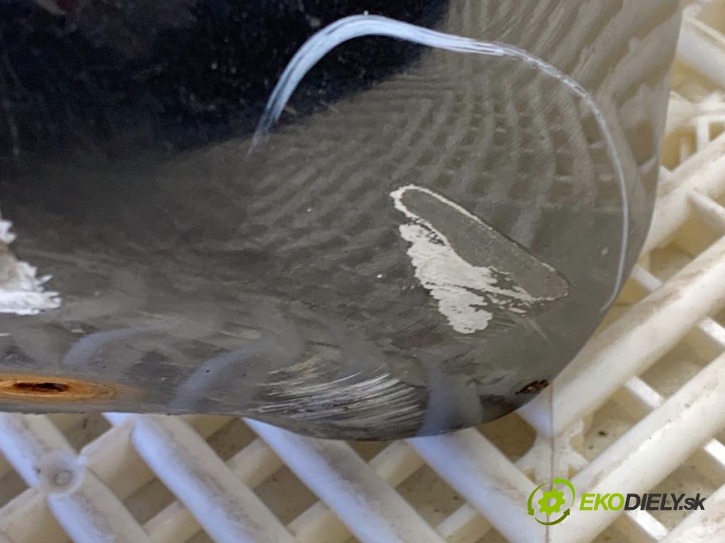 BMW E90 sedan 2005 110 kW 320 i 1995 Nárazník predný 475 (Kľučka dverí ostatné)