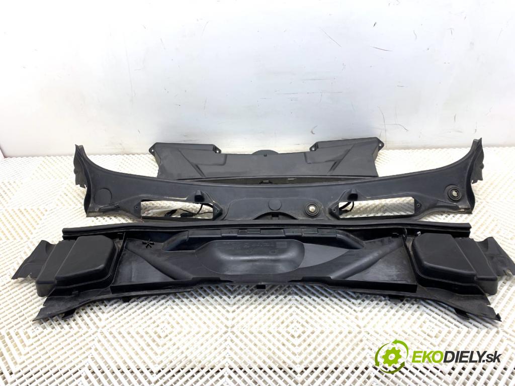 BMW E90 sedan 2005 110 kW 320 i 1995 torpédo plast pod čelní okno 6924277 (Plast pod čelním sklem)