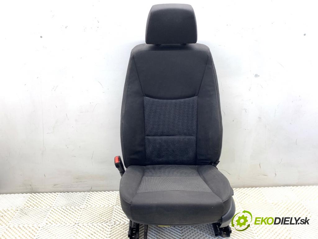 BMW E90 sedan 2005 110 kW 320 i 1995 Sedadlo ľavy predný 