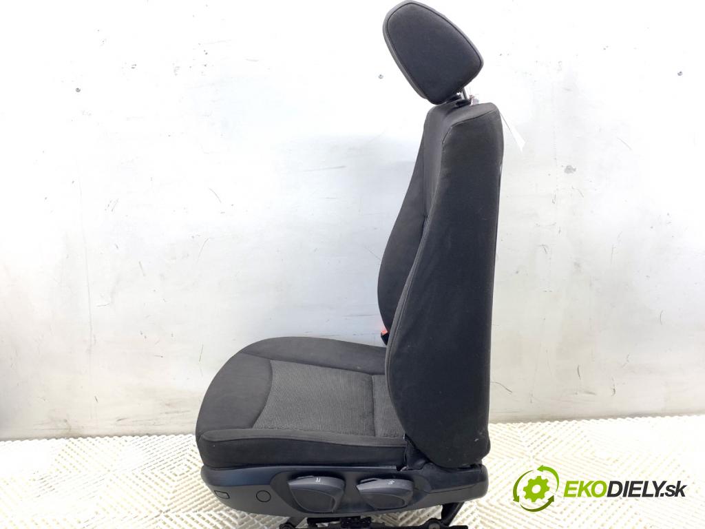 BMW E90 sedan 2005 110 kW 320 i 1995 Sedadlo ľavy predný