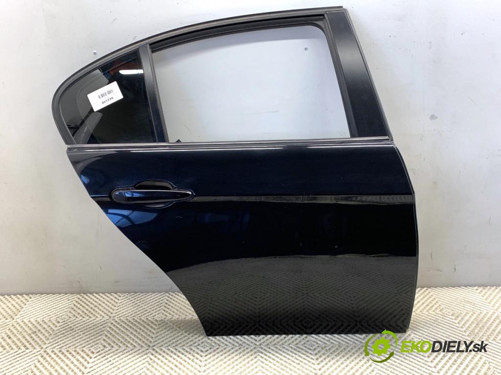 BMW E90 sedan 2005 110 kW 320 i 1995 dveře pravý zadní část 475