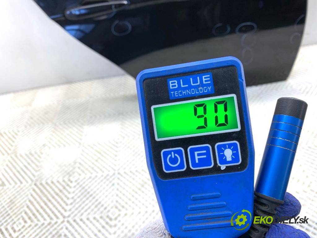 BMW E90 sedan 2005 110 kW 320 i 1995 Dvere pravy zad 475