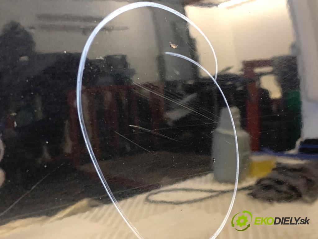 BMW E90 sedan 2005 110 kW 320 i 1995 Dvere pravy predný 475