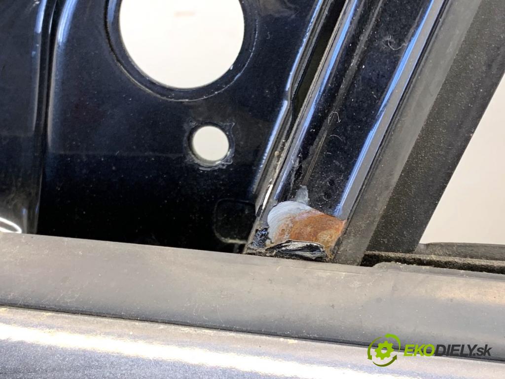 BMW E90 sedan 2005 110 kW 320 i 1995 Dvere ľavy predný 475