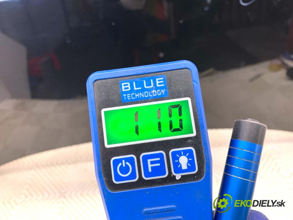 BMW E90 sedan 2005 110 kW 320 i 1995 Kapota 475 (Kapota)