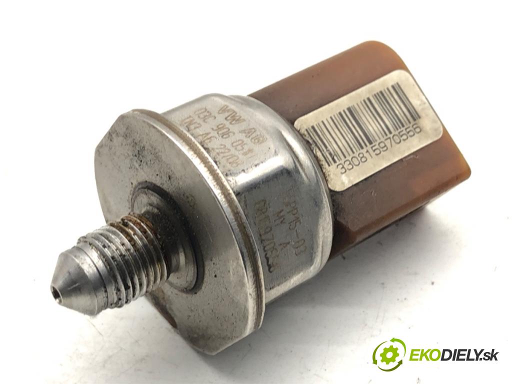 VW GOLF V liftback 2008 103 kW 1.4 TSI 1390 Snímač tlaku paliva 03C906051H (Snímač)