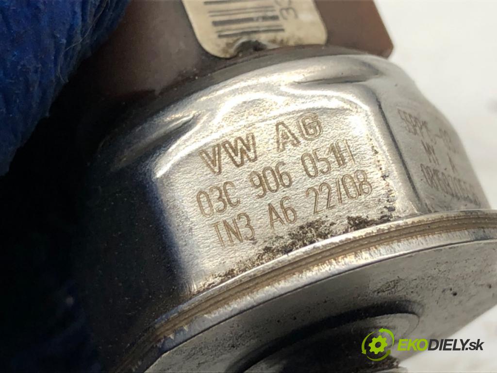 VW GOLF V liftback 2008 103 kW 1.4 TSI 1390 Snímač tlaku paliva 03C906051H (Snímač)