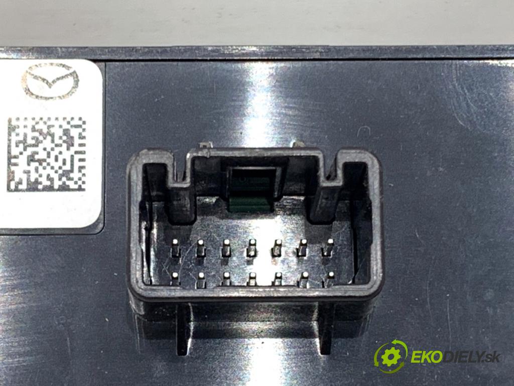 MAZDA CX-9 SUV 2016 184 kW 2.5 T AWD 2488 Panel přepínač PDC