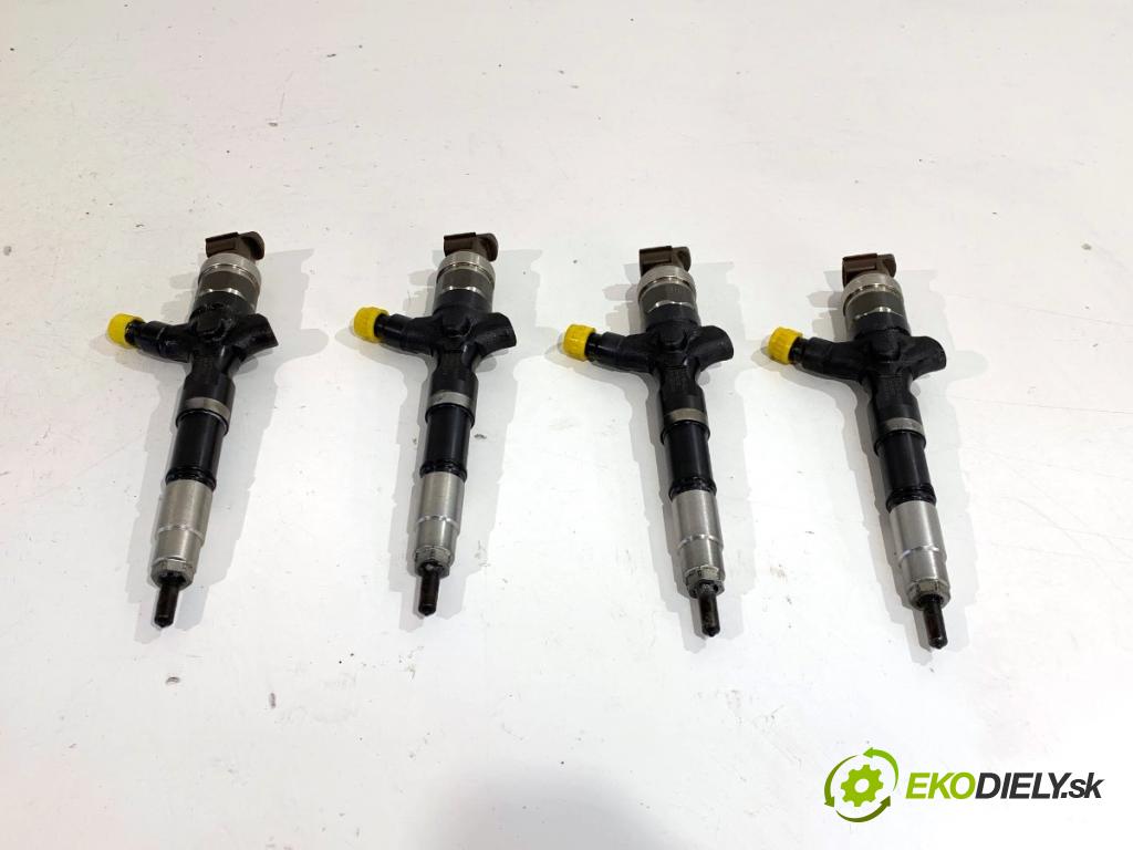 TOYOTA LAND CRUISER J12 samochód terenowy zamknięty 2006 127 kW 3.0 D-4D (KDJ120, KDJ125, KDJ121) 2982 vstřikovací ventily 23670-30280