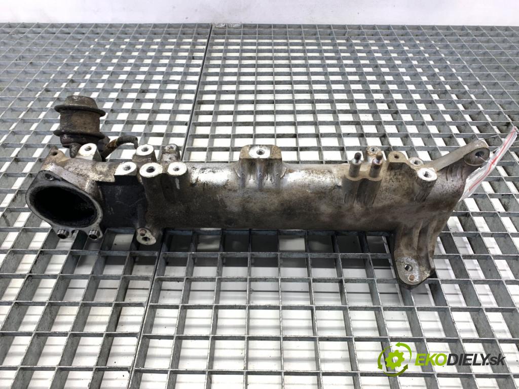 TOYOTA LAND CRUISER J12 samochód terenowy zamknięty 2006 127 kW 3.0 D-4D (KDJ120, KDJ125, KDJ121) 2982 potrubí sání  (Sací potrubí)