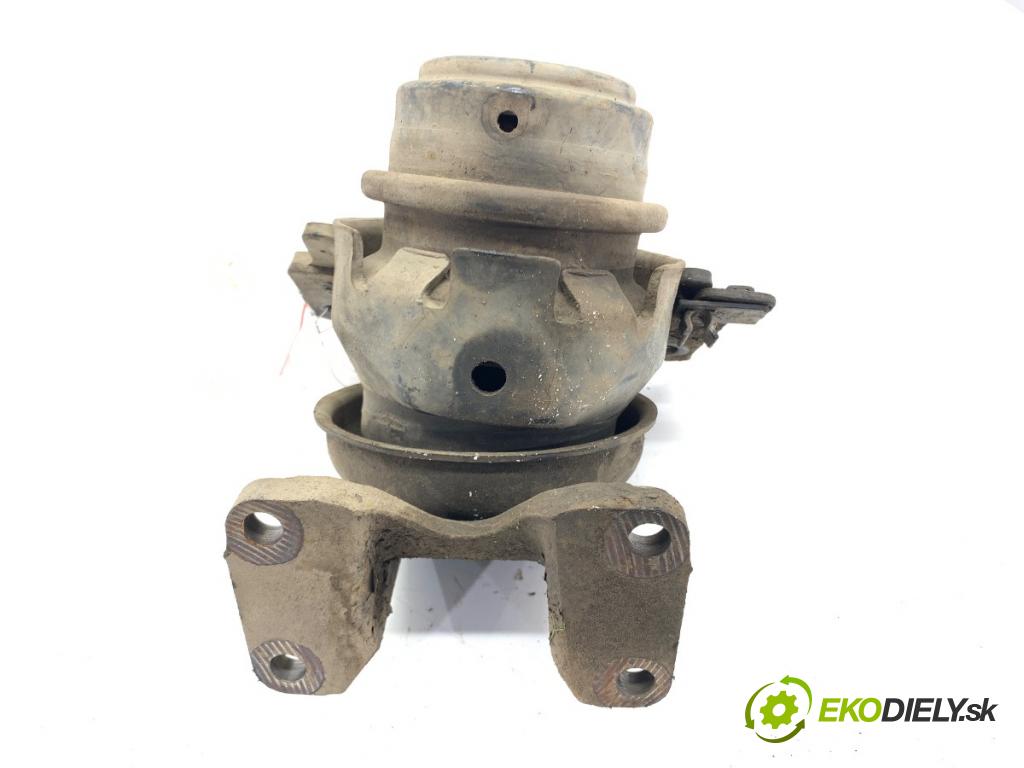 TOYOTA LAND CRUISER J12 samochód terenowy zamknięty 2006 127 kW 3.0 D-4D (KDJ120, KDJ125, KDJ121) 2982 AirBag Motor pravy