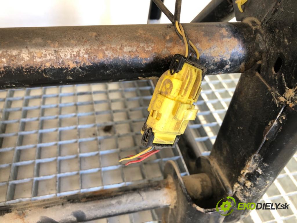 PEUGEOT BOXER I Autobus 2008 88 kW 2.2 BlueHDi 120 2179 Sedadlo pravy predný