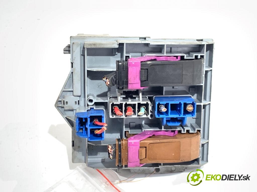 PEUGEOT BOXER I Autobus 2008 88 kW 2.2 BlueHDi 120 2179 skříňka poistková 1349948080 (Pojistková skříňka)