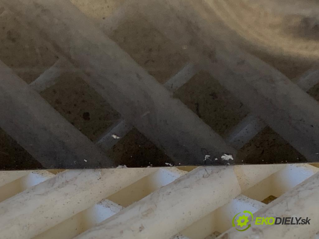 JEEP GRAND CHEROKEE WK SUV 2014 184 kW 3.0 CRD V6 4x4 2987 kapota zad