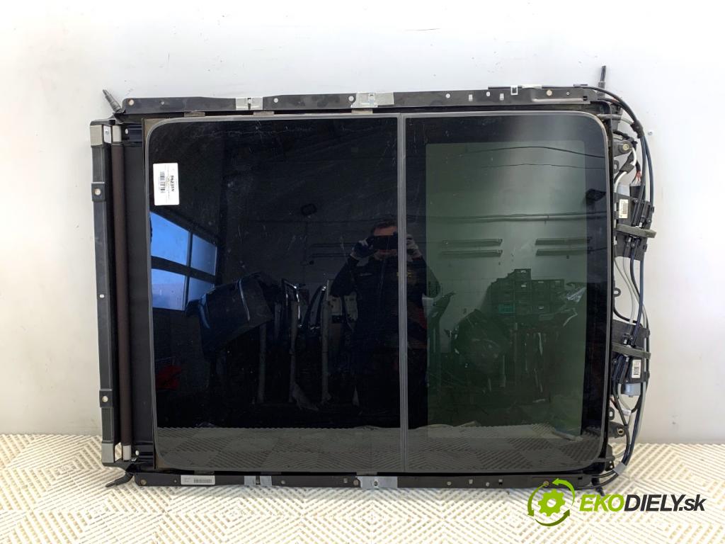 JEEP GRAND CHEROKEE WK SUV 2014 184 kW 3.0 CRD V6 4x4 2987 strešné okno  (Sklo karosérie)