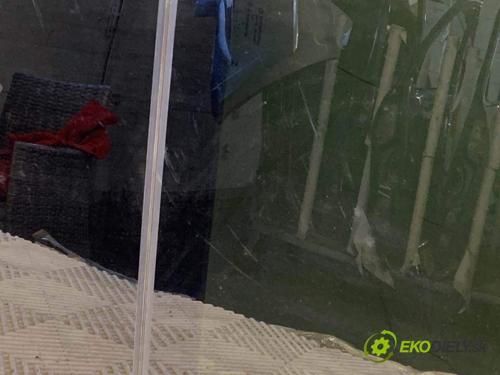 JEEP GRAND CHEROKEE WK SUV 2014 184 kW 3.0 CRD V6 4x4 2987 strešné okno  (Sklo karosérie)