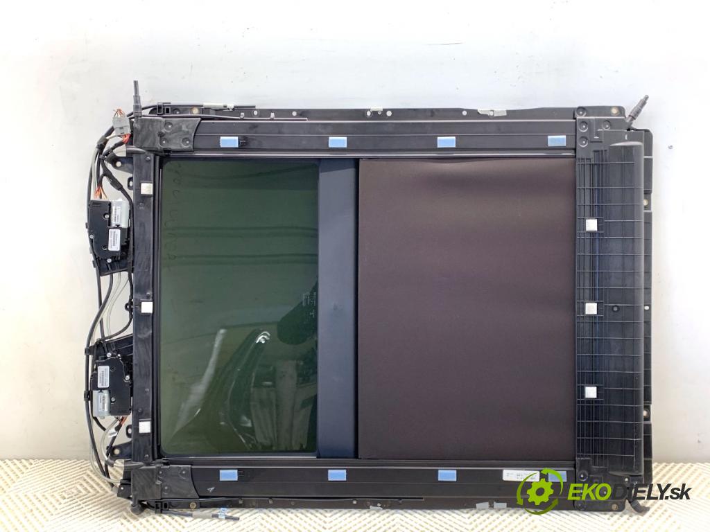 JEEP GRAND CHEROKEE WK SUV 2014 184 kW 3.0 CRD V6 4x4 2987 strešné okno  (Sklo karosérie)