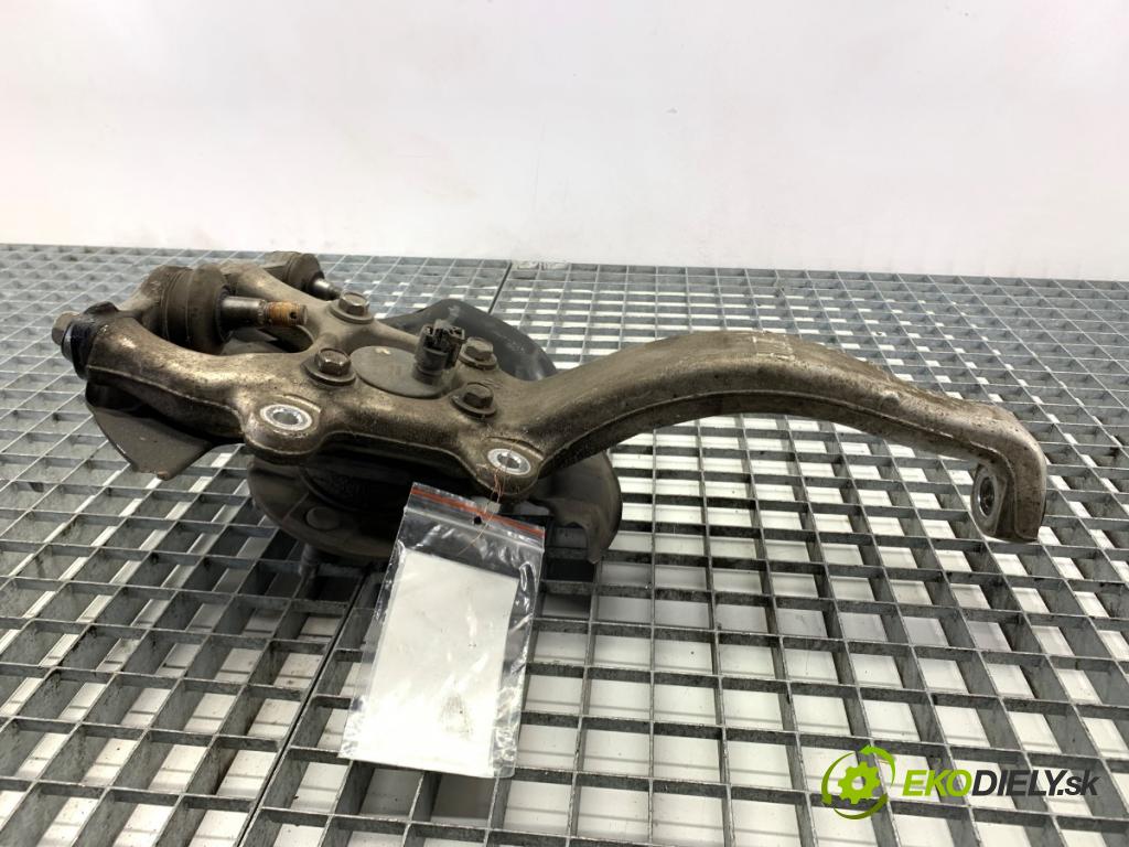 LEXUS IS sedan 2019 133 kW 300h (AVE30_) 2494 náboj pravý přední část