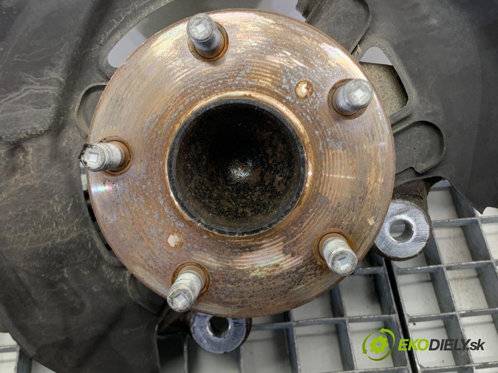 LEXUS IS sedan 2019 133 kW 300h (AVE30_) 2494 náboj levý přední část