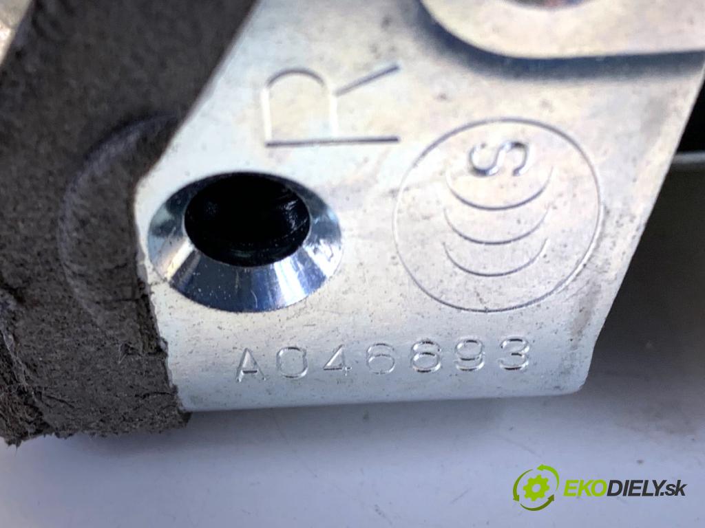 LEXUS IS sedan 2019 133 kW 300h (AVE30_) 2494 zámok Dvere pravy zad