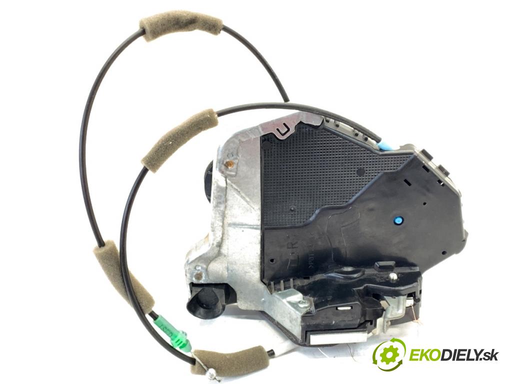 LEXUS IS sedan 2019 133 kW 300h (AVE30_) 2494 zámok Dvere pravy predný 