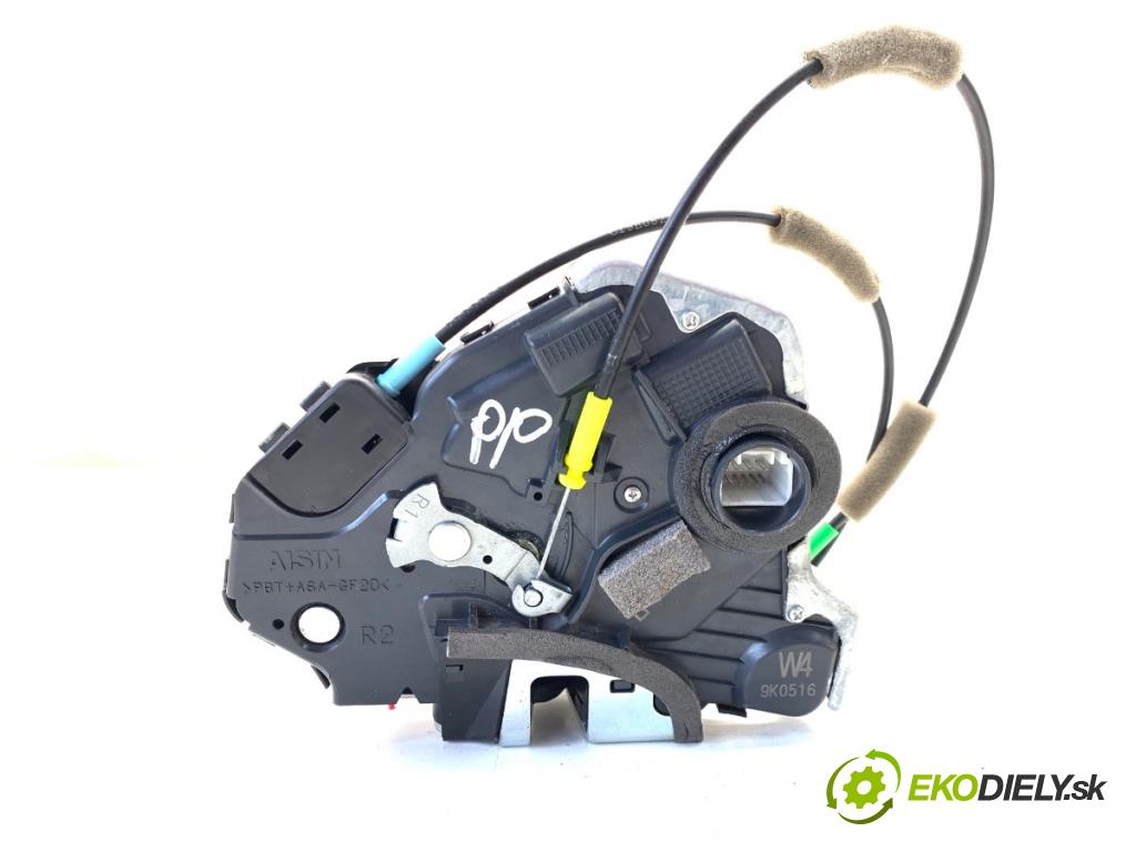 LEXUS IS sedan 2019 133 kW 300h (AVE30_) 2494 zámok Dvere pravy predný