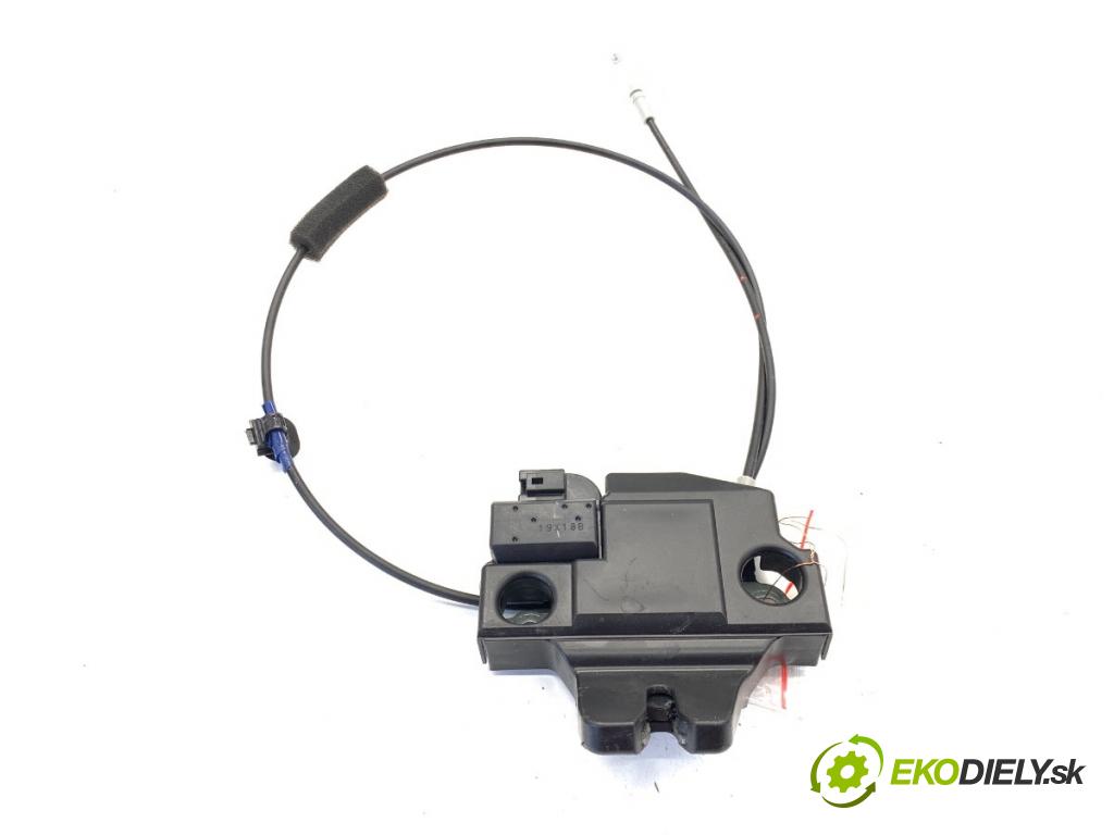 LEXUS IS sedan 2019 133 kW 300h (AVE30_) 2494 zámok dverí zad