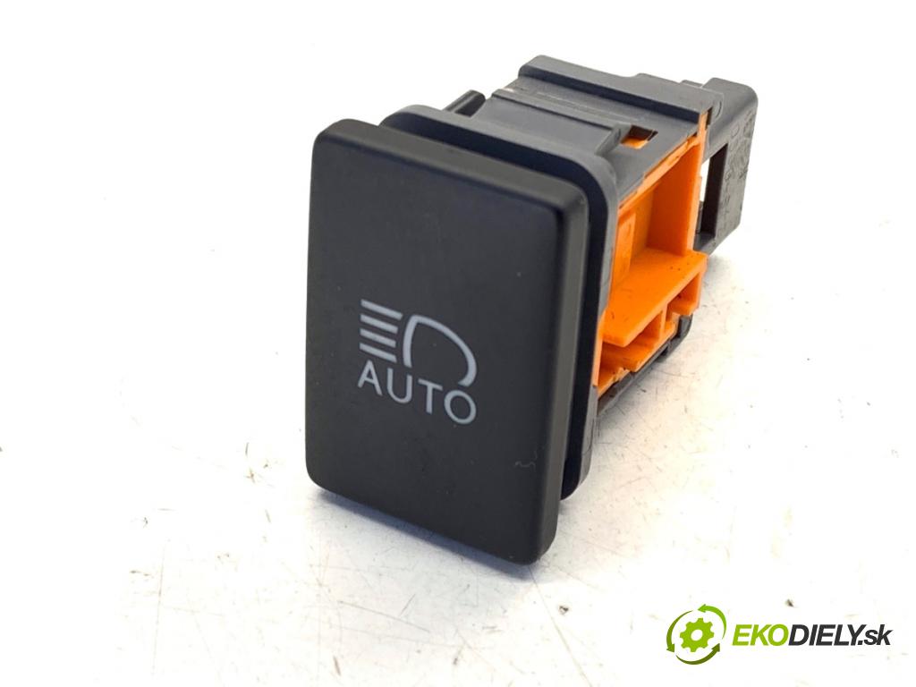 LEXUS IS sedan 2019 133 kW 300h (AVE30_) 2494 Spínač svetiel 15B550