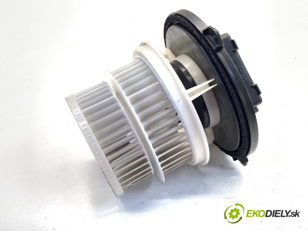 LEXUS IS sedan 2019 133 kW 300h (AVE30_) 2494 topení 