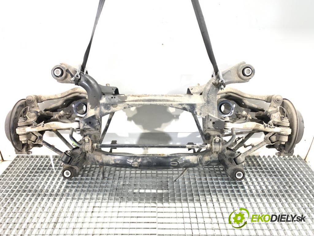 LEXUS IS sedan 2019 133 kW 300h (AVE30_) 2494 Výstuha zad 